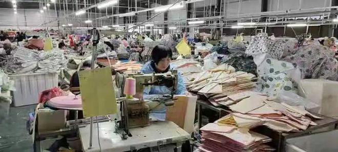 上饶市来料加工经纪人暨乡村振兴巾帼共富培训班到广信区现场实践调研学习