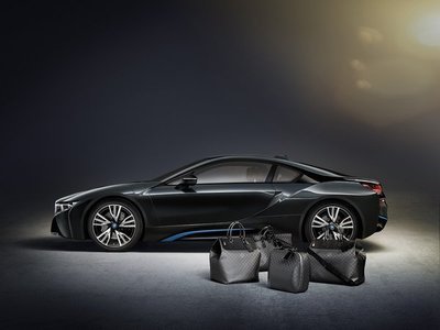 路易威登推出BMW i8碳纤维箱包定制系列_i8系_广州车市-网上车市